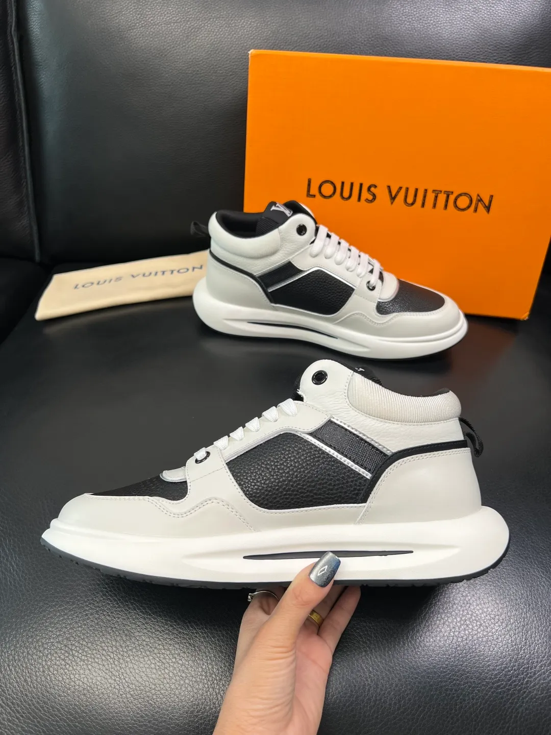 Men's shoes 💰820 Lv high quality top crafts Louis Vuitton, sports sneakers counter synchronization, uppers imported from Italy, high quality splicing colorful complex crafts, imported mesh pads soft and comfortable, soles: original soles specially provided by the original factory, T men's shoes 💰U exclusive movable molded soles super comfortable, original factory single goods, code number 39-44 (customized 38 45)